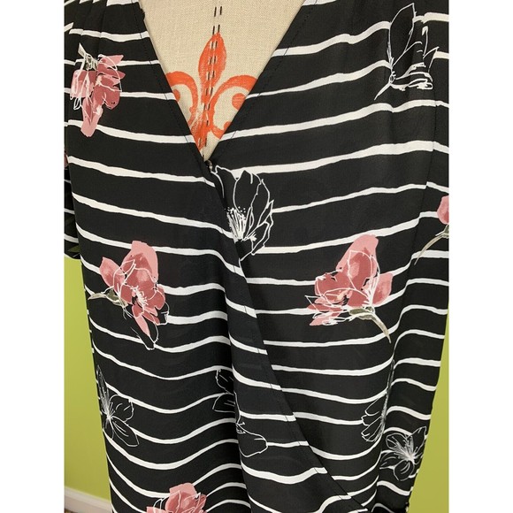 Apt 9 Womens L Floral Print Wrap Blouse Tunic Top Short Sleeve Black White Pink - Picture 7 of 11